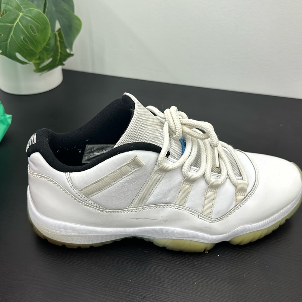Nike Air Jordan 11 Retro Low GS White Size 11